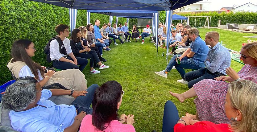 Employer Branding ist Chefsache und betrifft das ganze Unternehmen Employer Branding ist Chefsache und betrifft das ganze Unternehmen